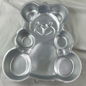 Wilton 1982 Wilton Teddy Bear Cake Pan, model number 502-3754.